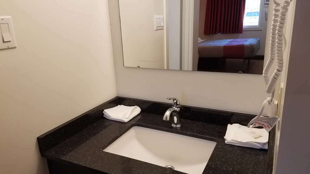 Motel Bo-Camrose, Ab Room photo